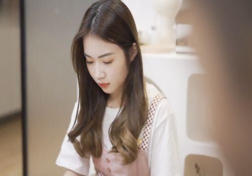 Cha dượng bị nứng lên hiếp dâm con nuôi