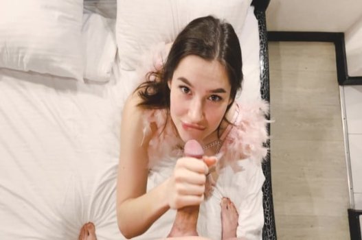 Chị gái thông minh luôn bị cậu em biến thái quấy rối