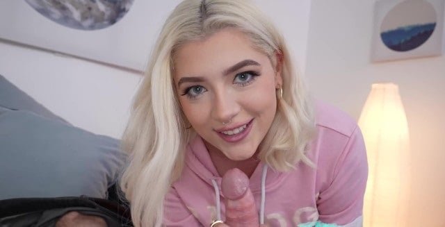 Dụ dỗ bạn gái của hàng xóm làm điều đó