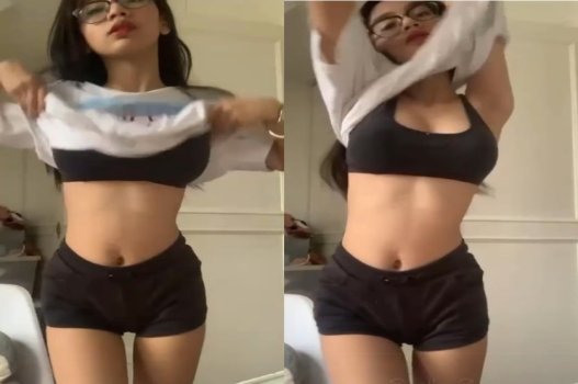 Đam mê cùng cô gái ngực khủng quyến rũ